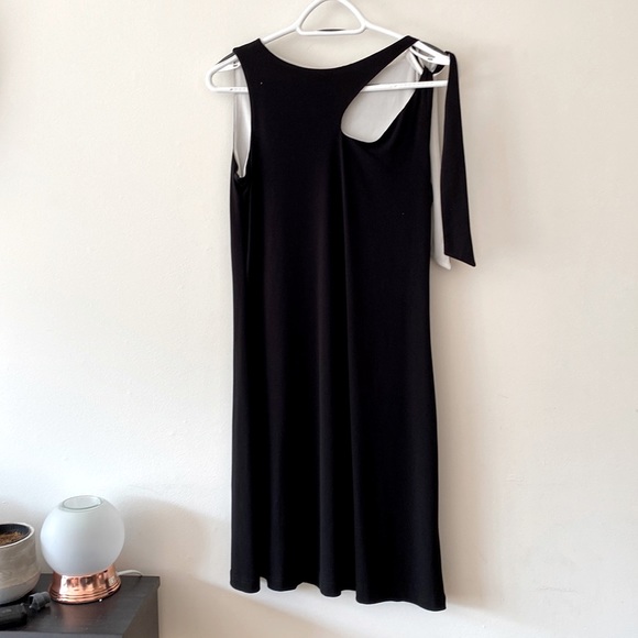 Dress - Picture 1 of 4